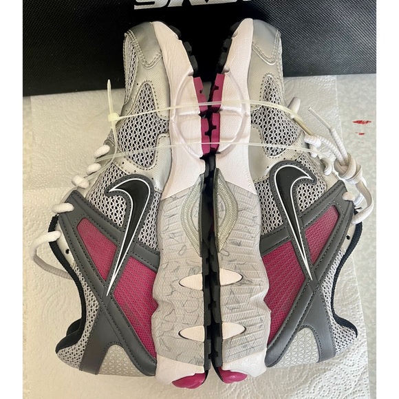 Nike Zoom Womens Silver/Pink Sneakers 6.5 NWT - Picture 4 of 8